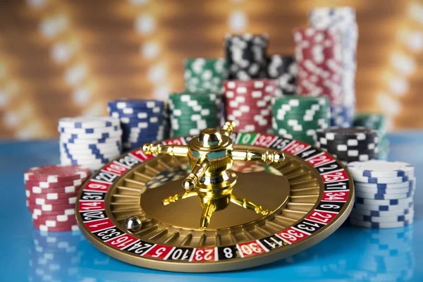 Live blackjack table on warkoptoto3 mobile app with dealer and player cards visible